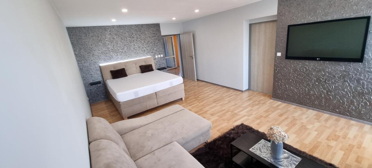 Apartman Viktorie Микулов Екстериор снимка