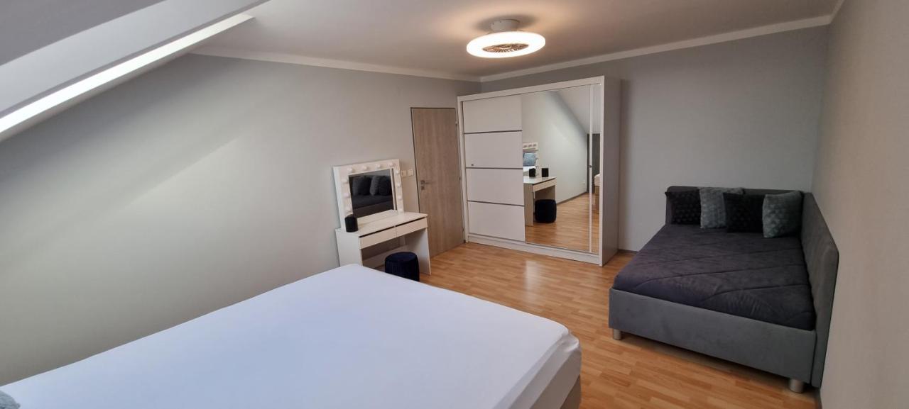Apartman Viktorie Микулов Екстериор снимка