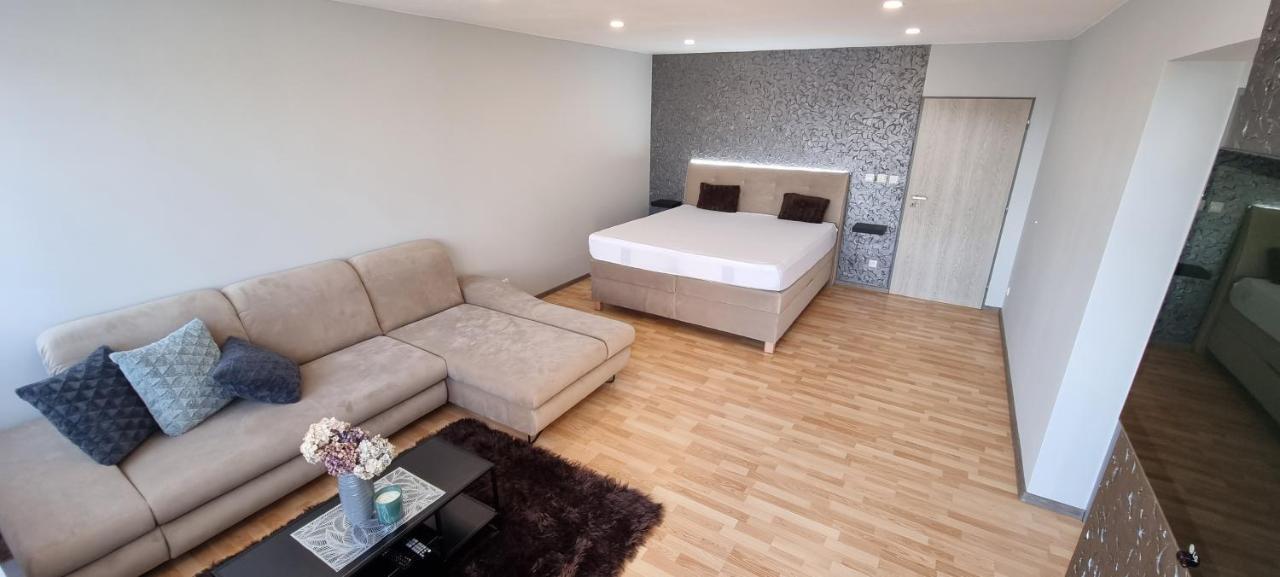Apartman Viktorie Микулов Екстериор снимка